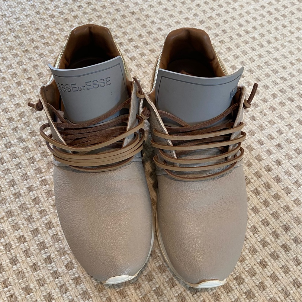 ESSEutESSE Italian Grey and Tan Leather Sneakers - Cult Favorite Sz 38.